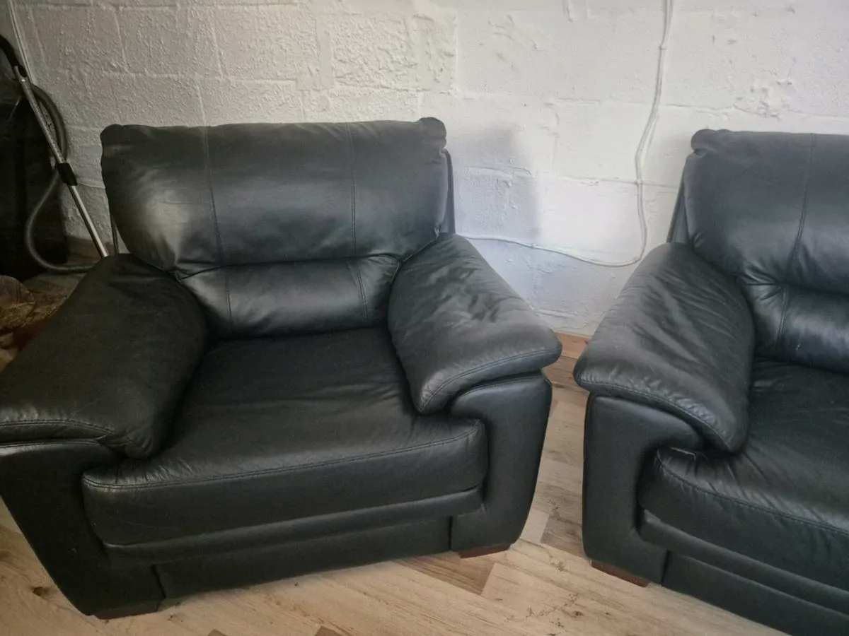 Leather suite,Dublin Delivery - Image 4