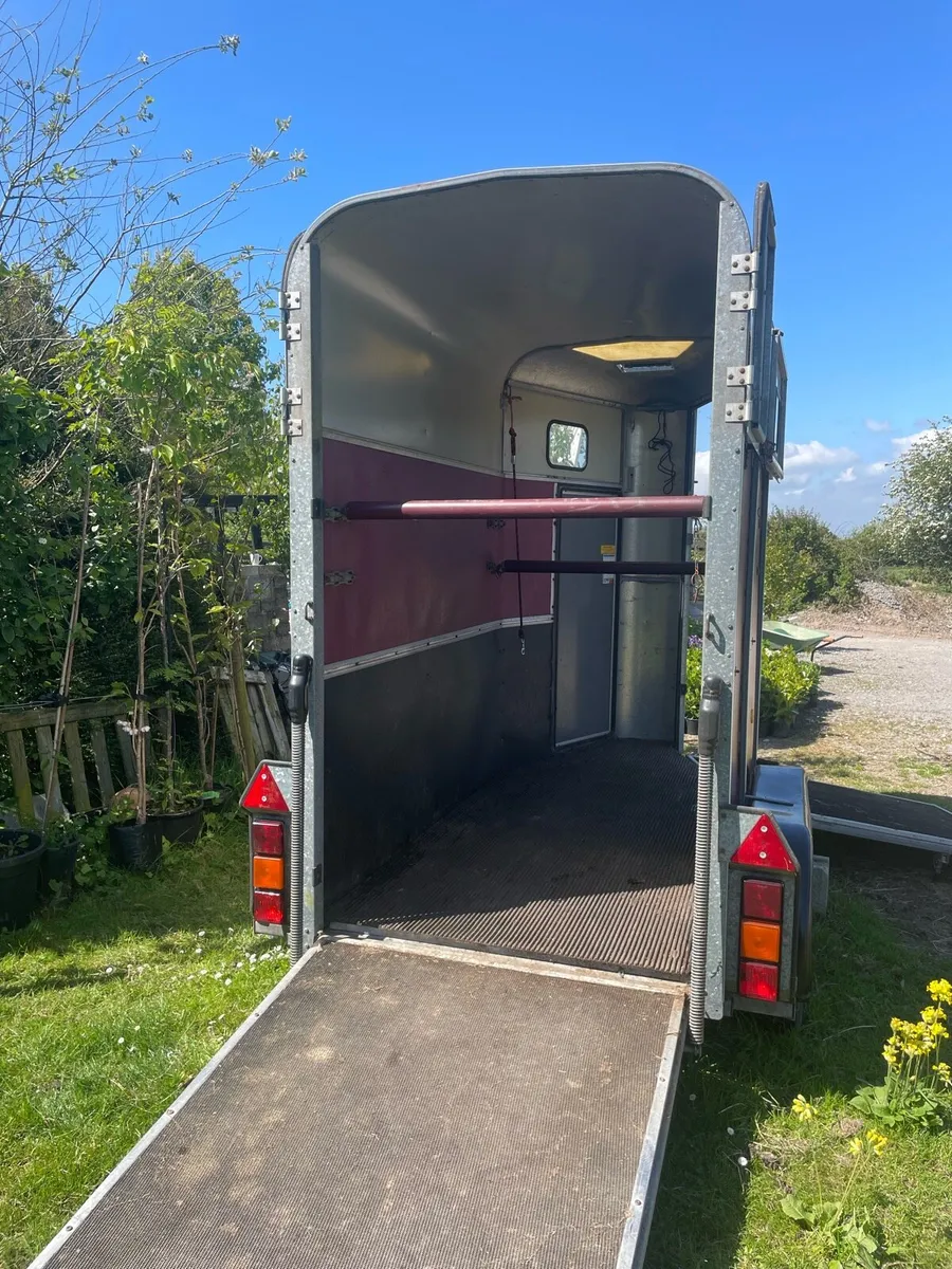 Ifor Williams Horse Box 401R - Image 3