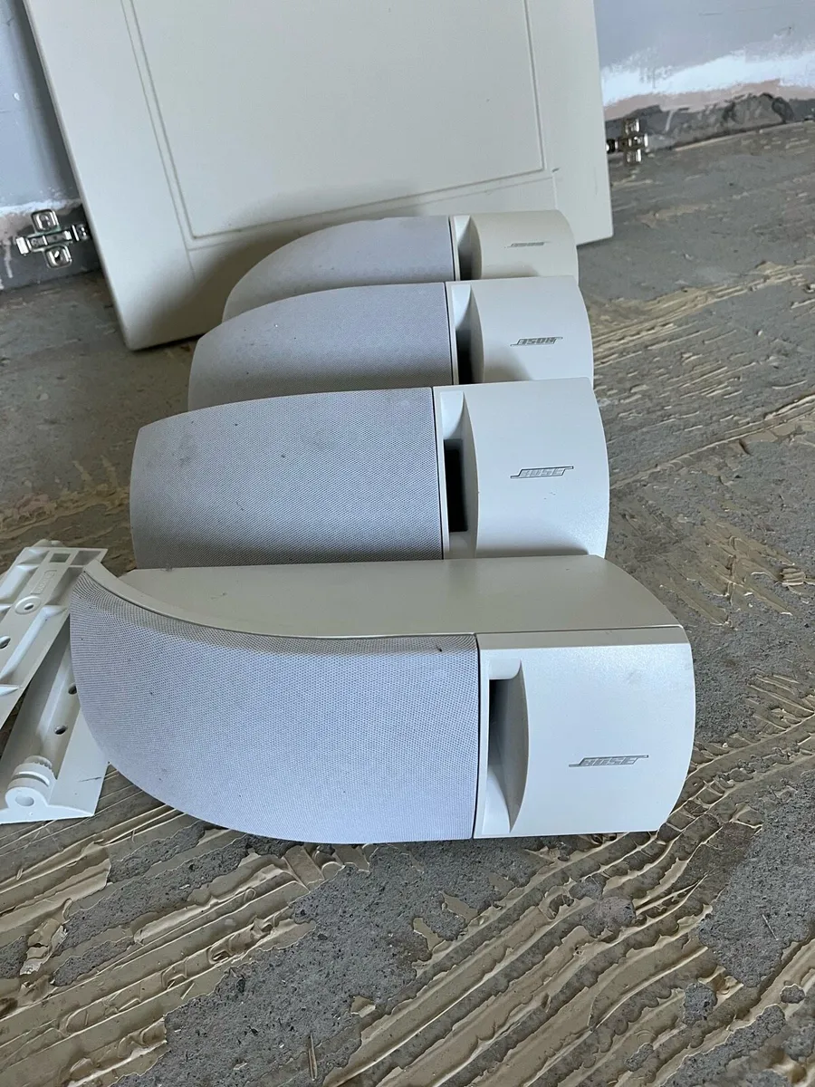 Bose 161 speakers - Image 1