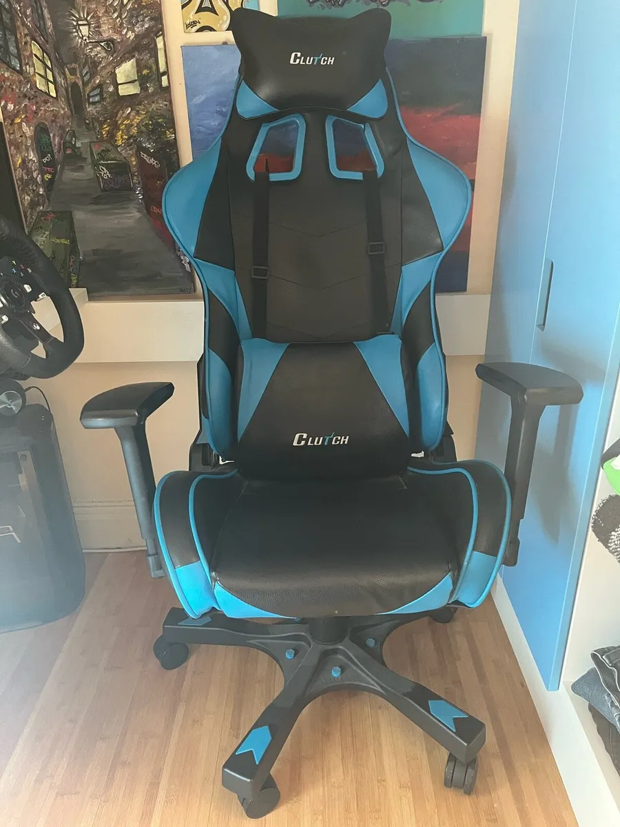 Clutch Gaming Chair - Image 1