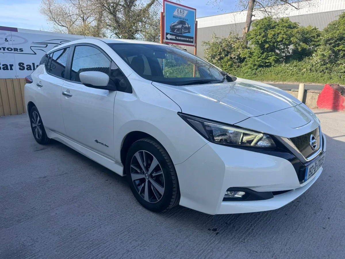 192 Nissan Leaf  SV 40 kWh Low Miles High Spec - Image 2