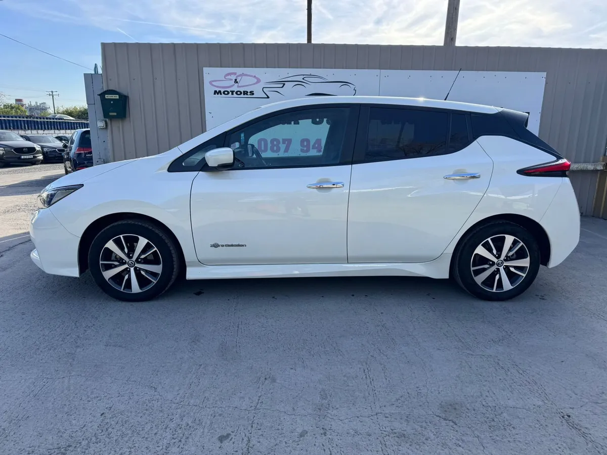 192 Nissan Leaf  SV 40 kWh Low Miles High Spec - Image 4