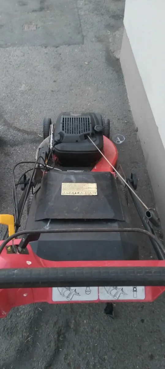 Push lawnmower running very well its not new - Image 3