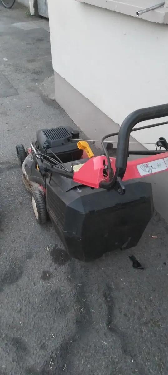 Push lawnmower running very well its not new - Image 1
