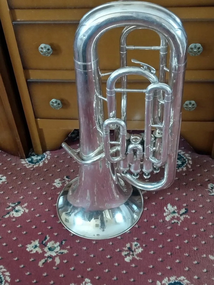 YAMAHA  Bb Euphonium - Image 2