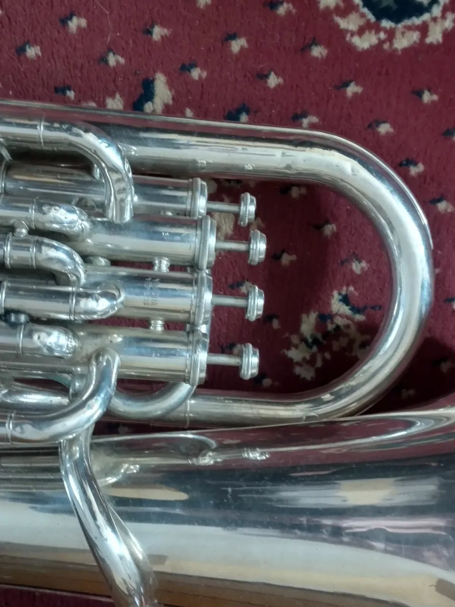 YAMAHA  Bb Euphonium - Image 3