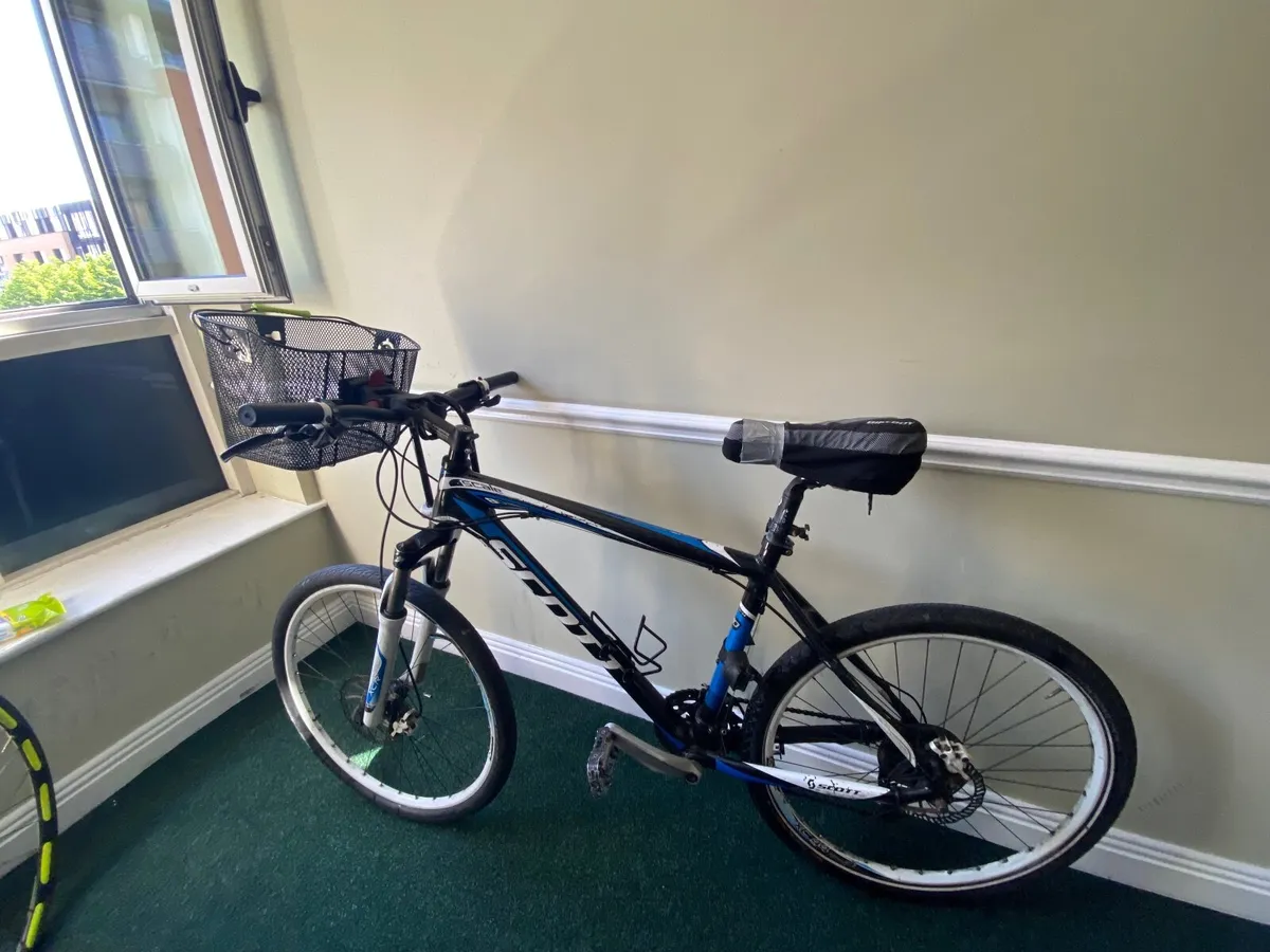 Scott Scale 80 Mountain Bike - Image 1
