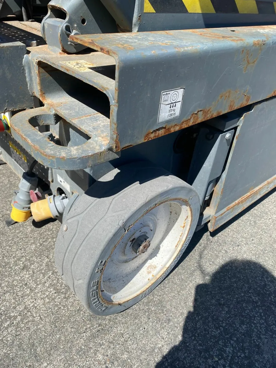 scissor lift - Image 4