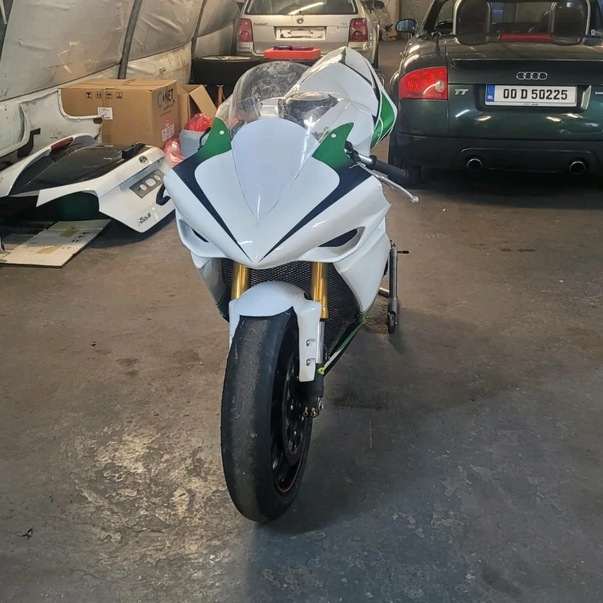 R1 Superbike - Image 1