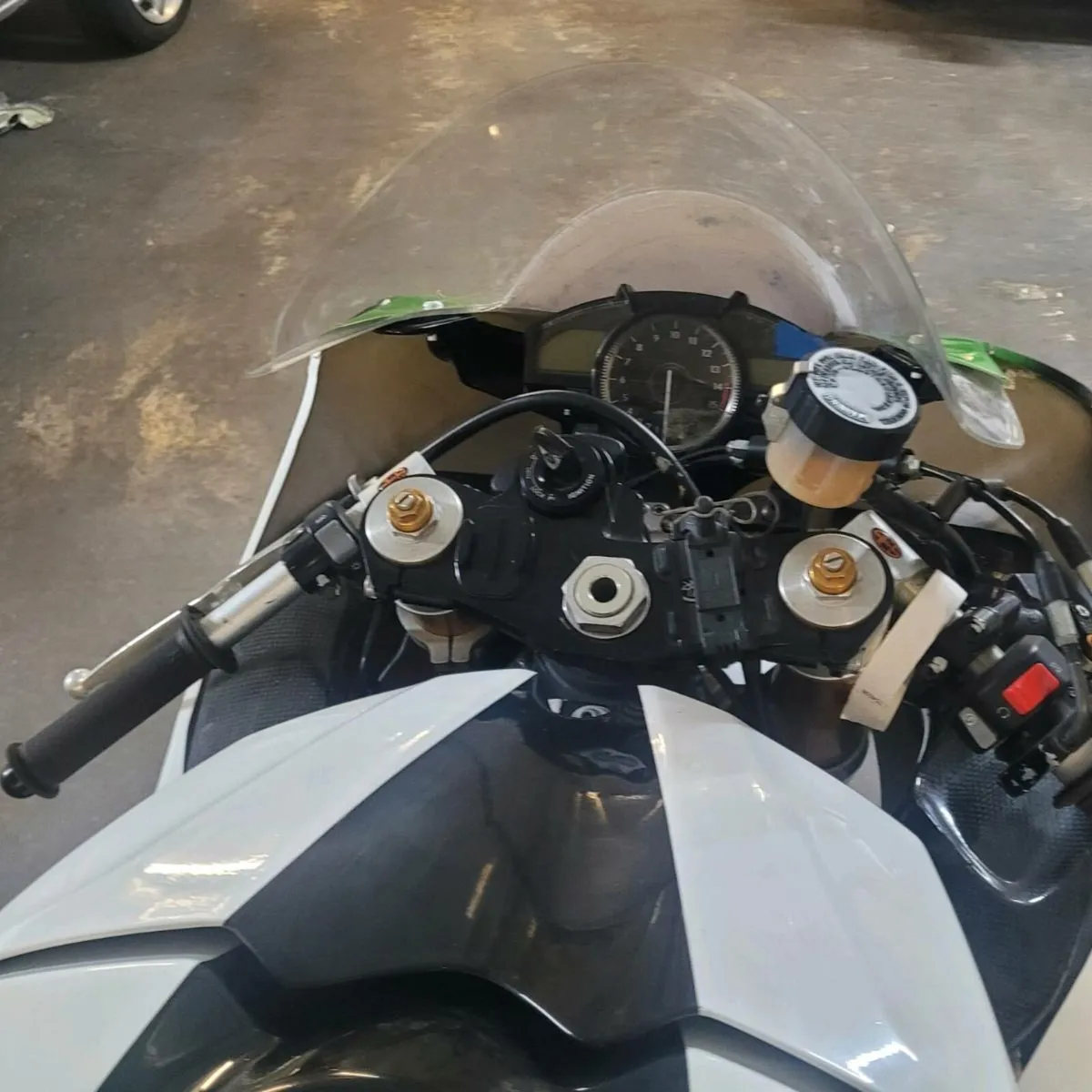 R1 Superbike - Image 4