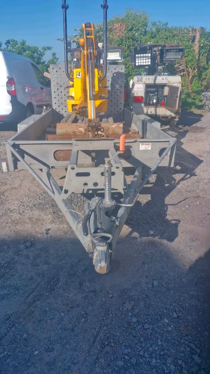 Jcb micro digger 2018 - Image 2