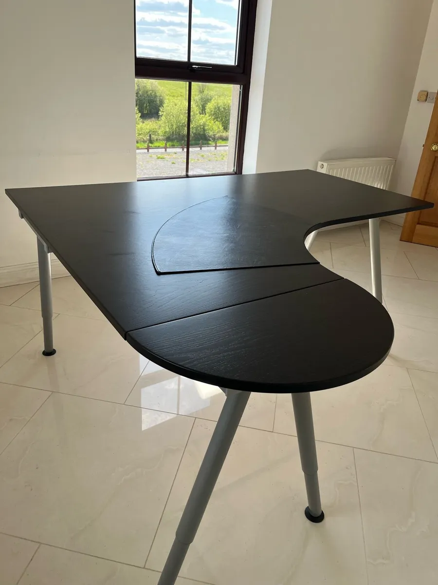 Office Desk - Image 1