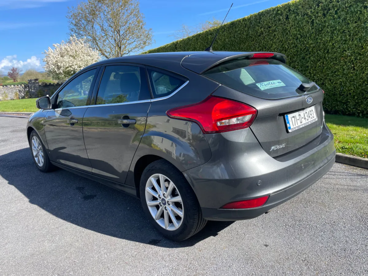 Ford Focus 2017 - Image 2