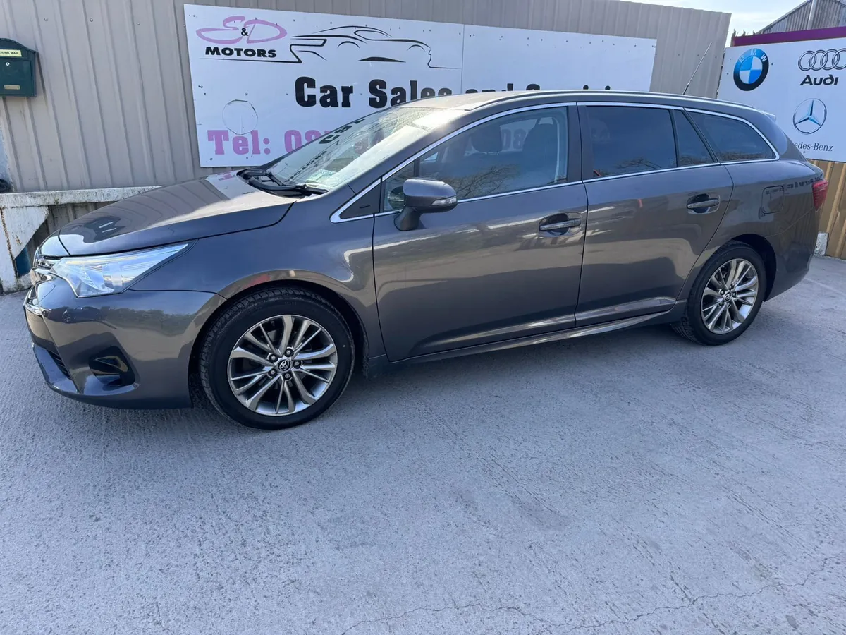 171 Toyota Avensis  1.6 D-4D Luna Tourer - Image 1