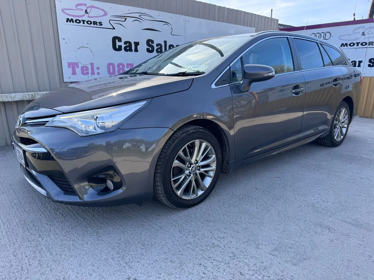 171 Toyota Avensis  1.6 D-4D Luna Tourer - Image 3