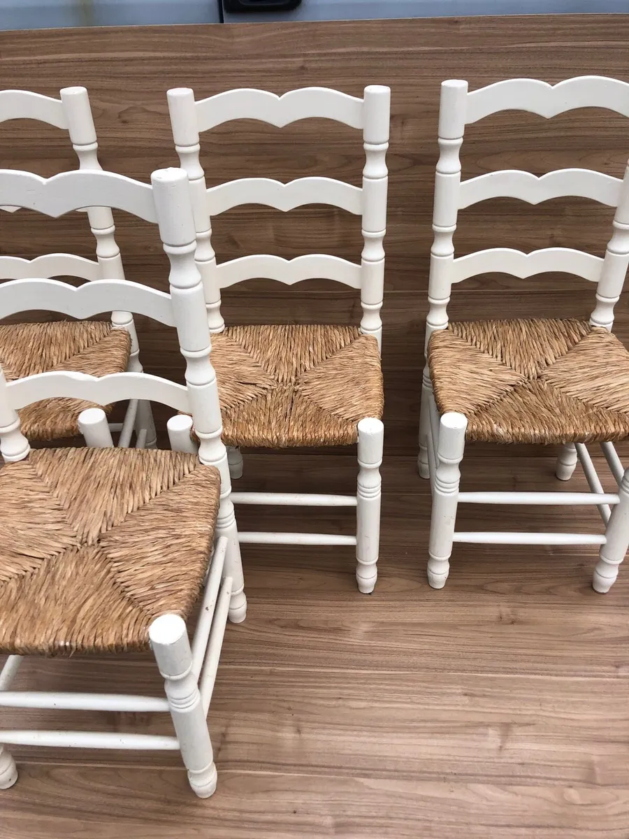 Four chairs - Image 1