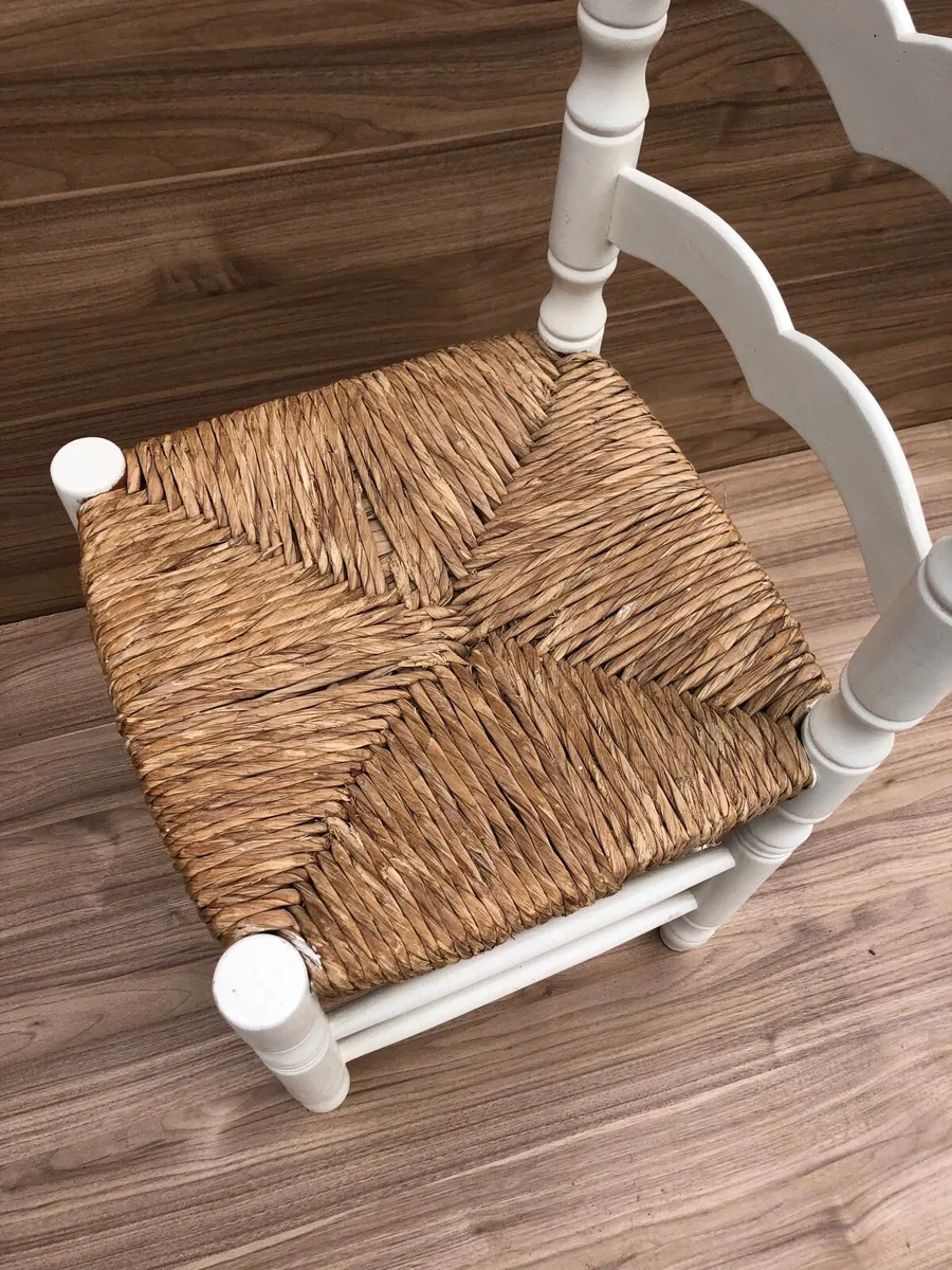 Four chairs - Image 2