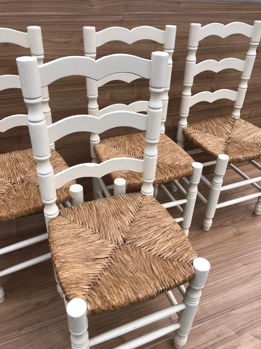 Four chairs - Image 4