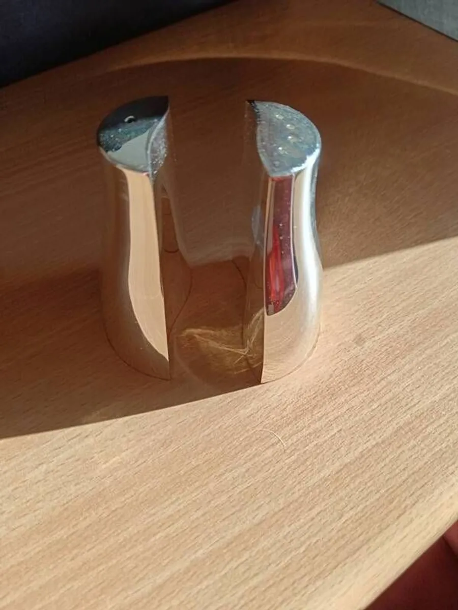 newbridge salt & pepper set - Image 1