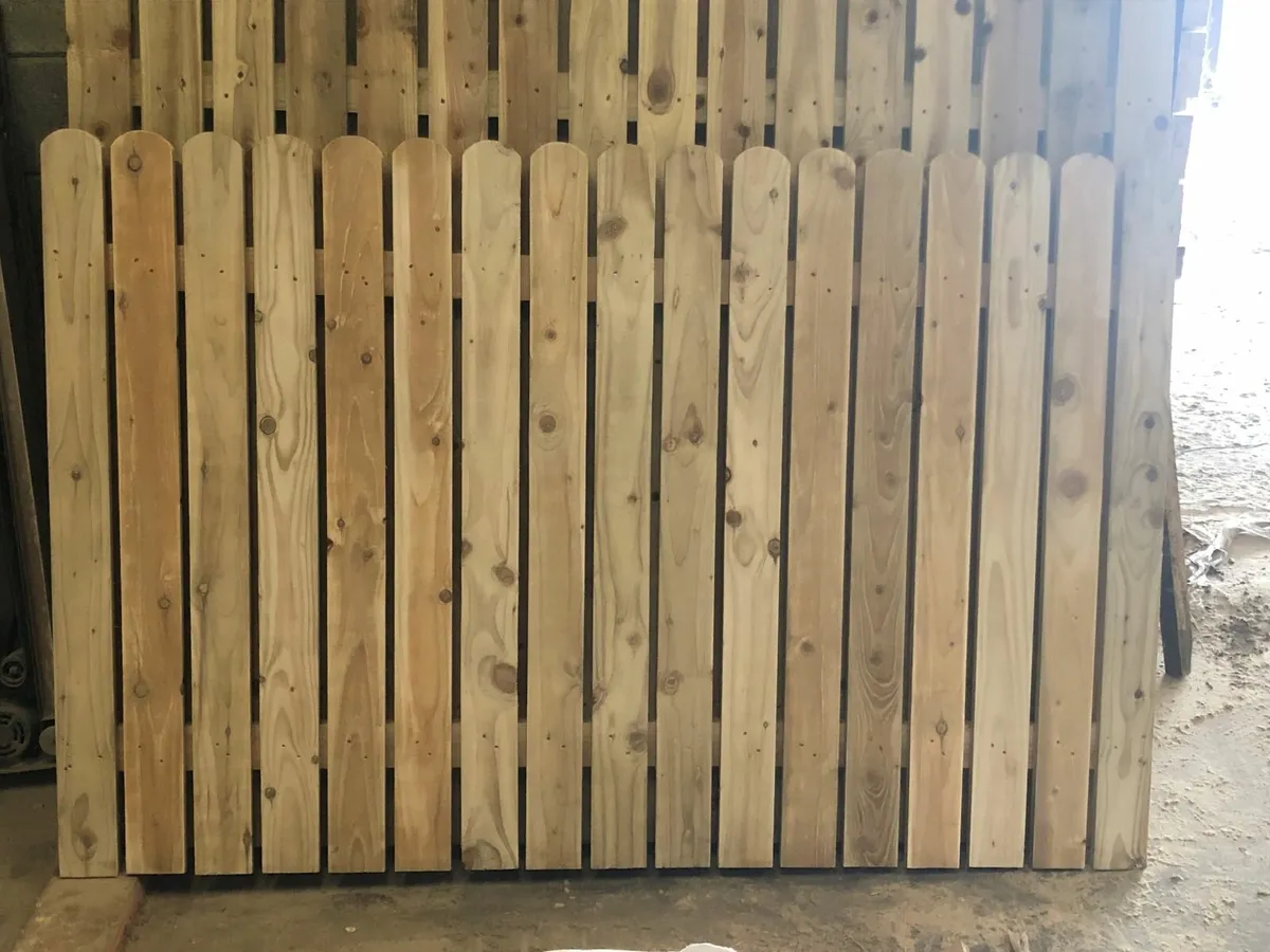 Cottage Board Fence Panels (4 panels) - Image 2