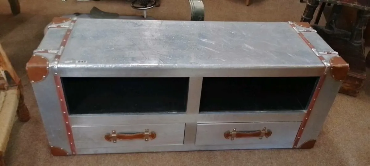 Aluminium Aviator Style TV Unit - Image 2
