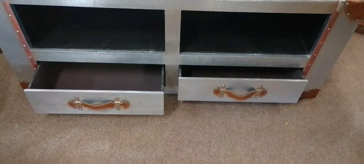 Aluminium Aviator Style TV Unit - Image 3