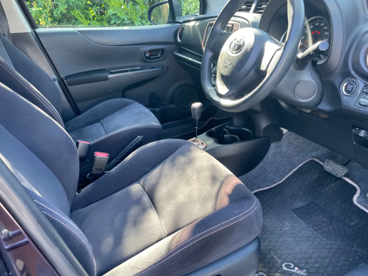 Toyota Vitz 2013 Automatic - Image 4