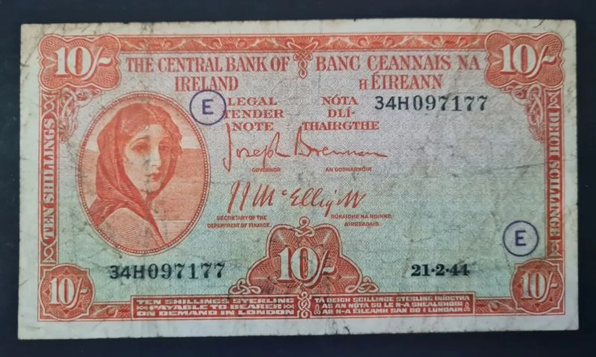 1944 Lady Lavery War Code 10 Shilling Banknote - Image 1