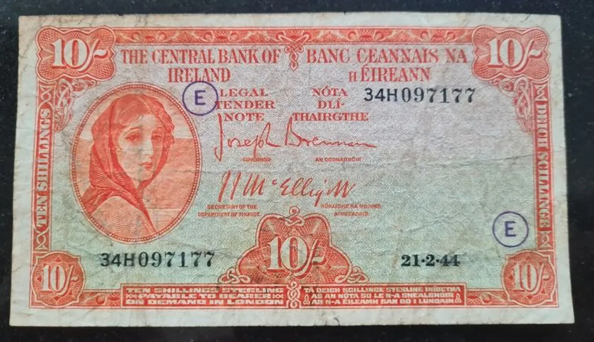 1944 Lady Lavery War Code 10 Shilling Banknote - Image 3