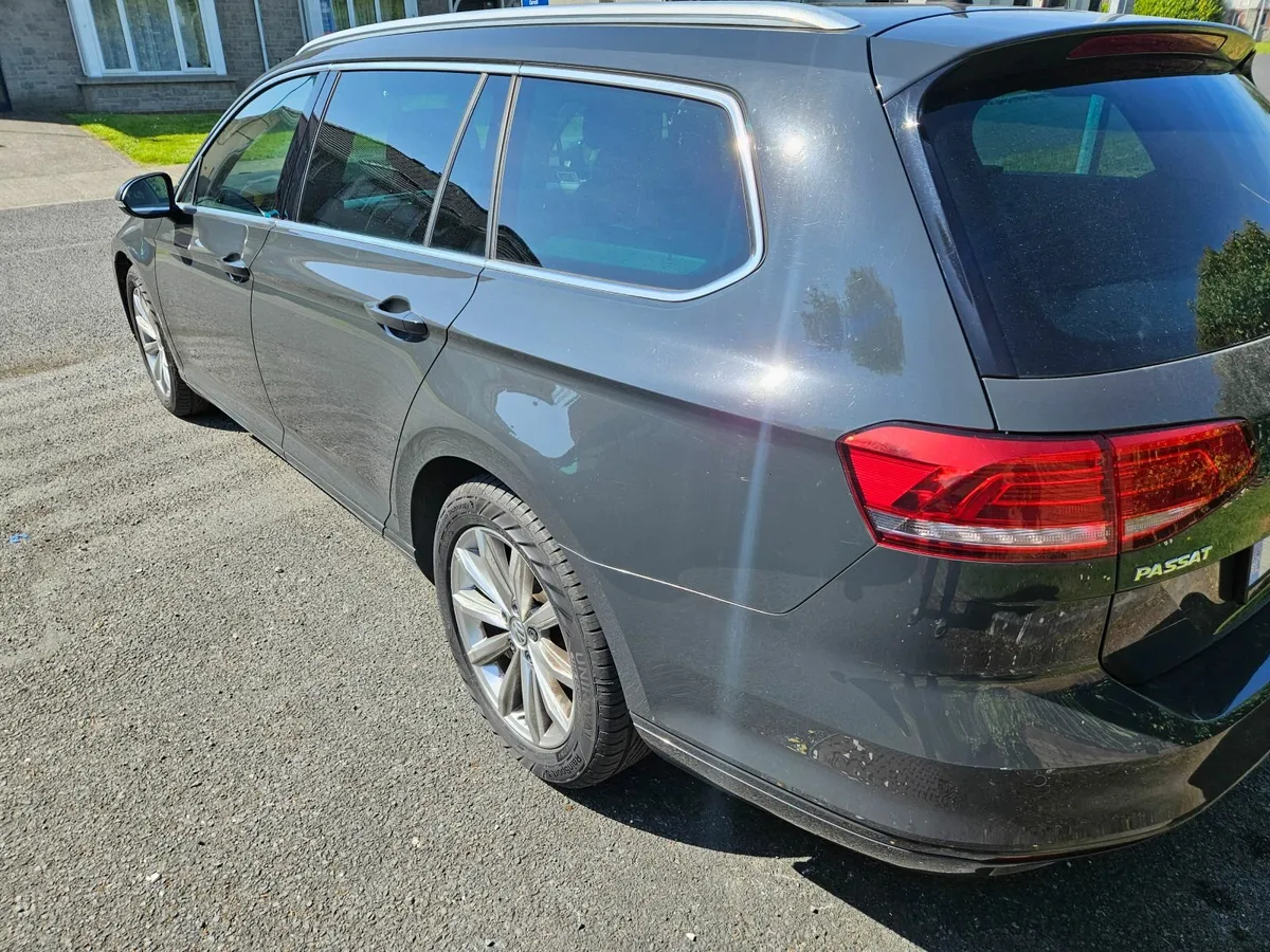 Volkswagen Passat 2017 - Image 4
