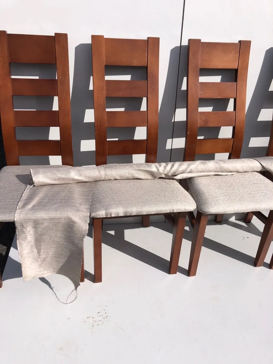 Four chairs - Image 2