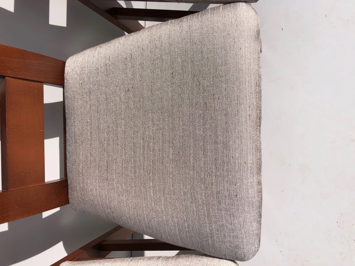 Four chairs - Image 3