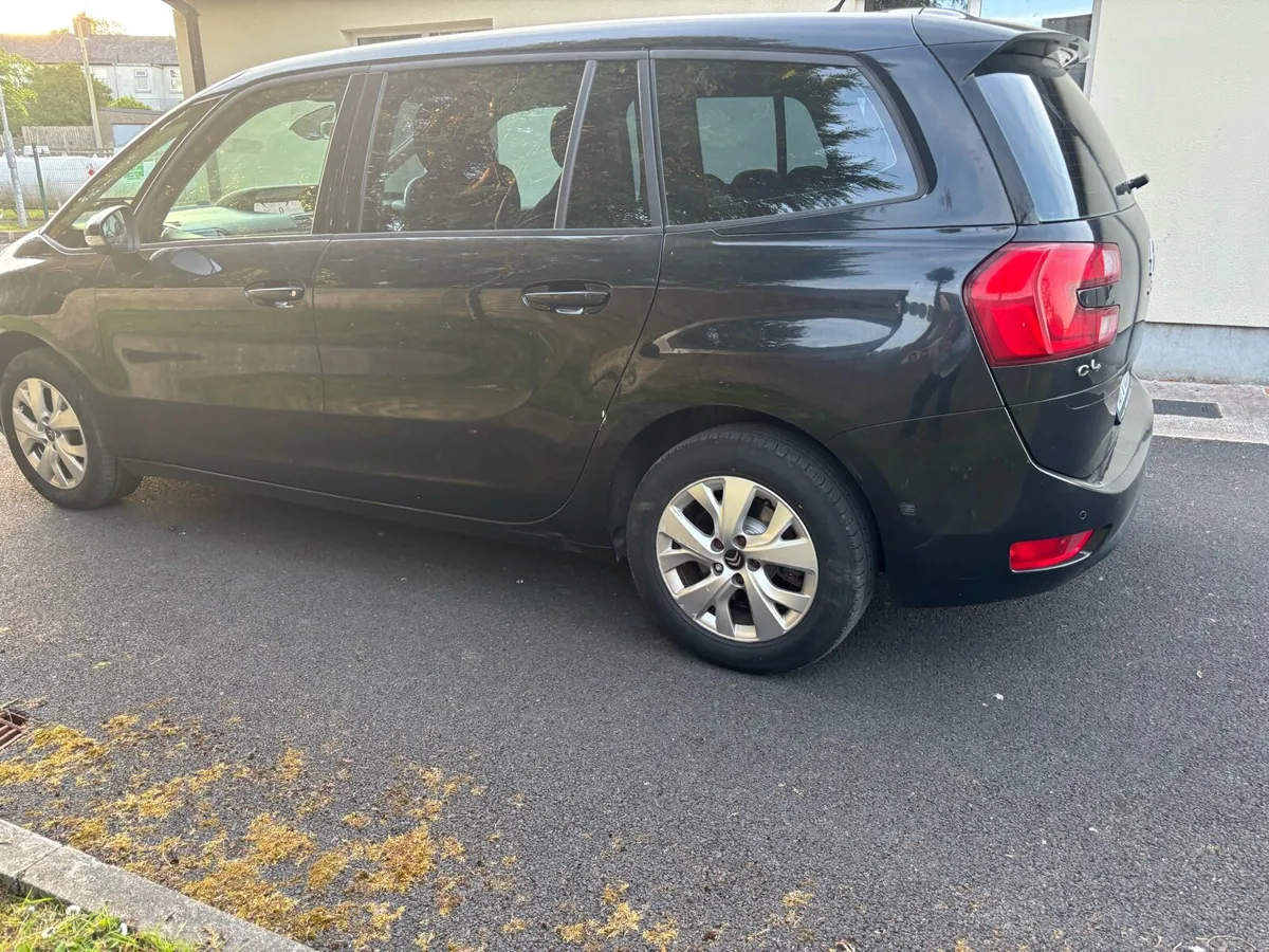 151 Citroen c4 7 seater - Image 3
