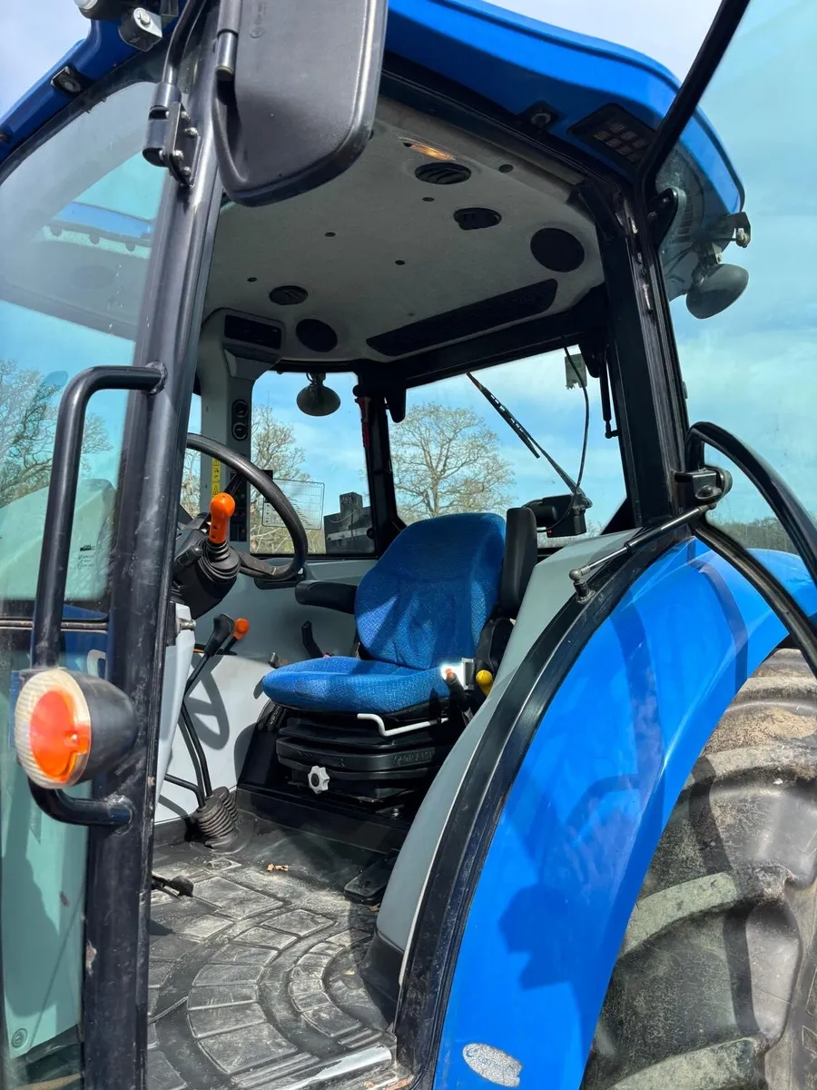 New Holland TD95 - Image 3