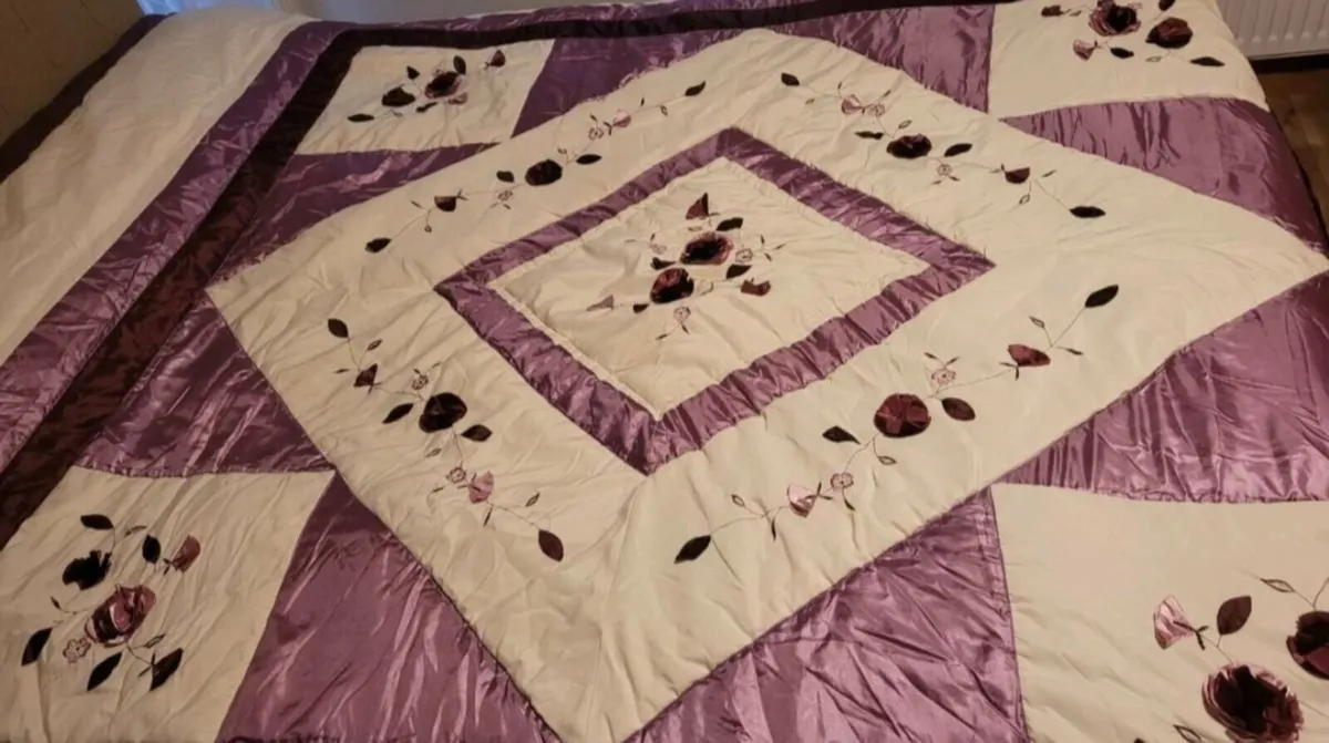 Bed throws KING SIZE with pair of pillowcase