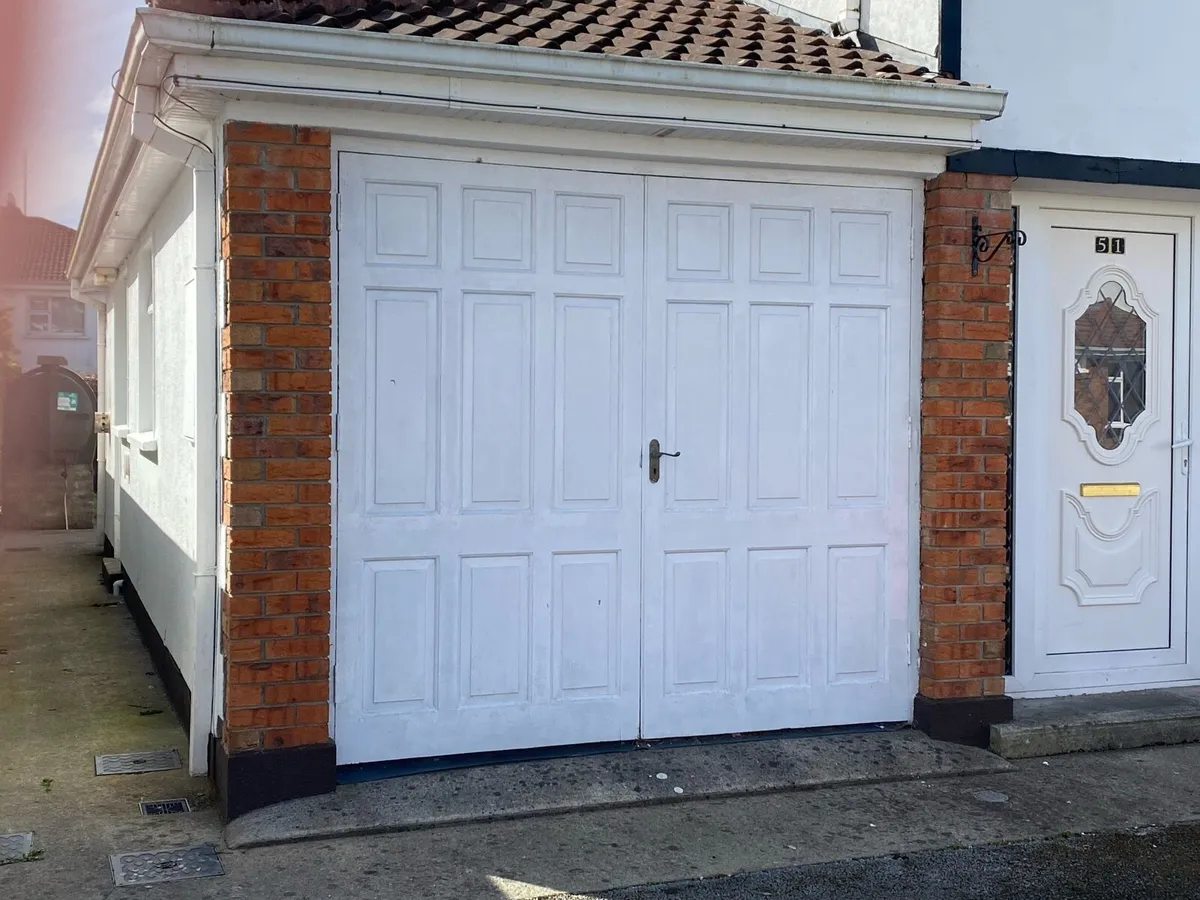 Teak garage doors - Image 4