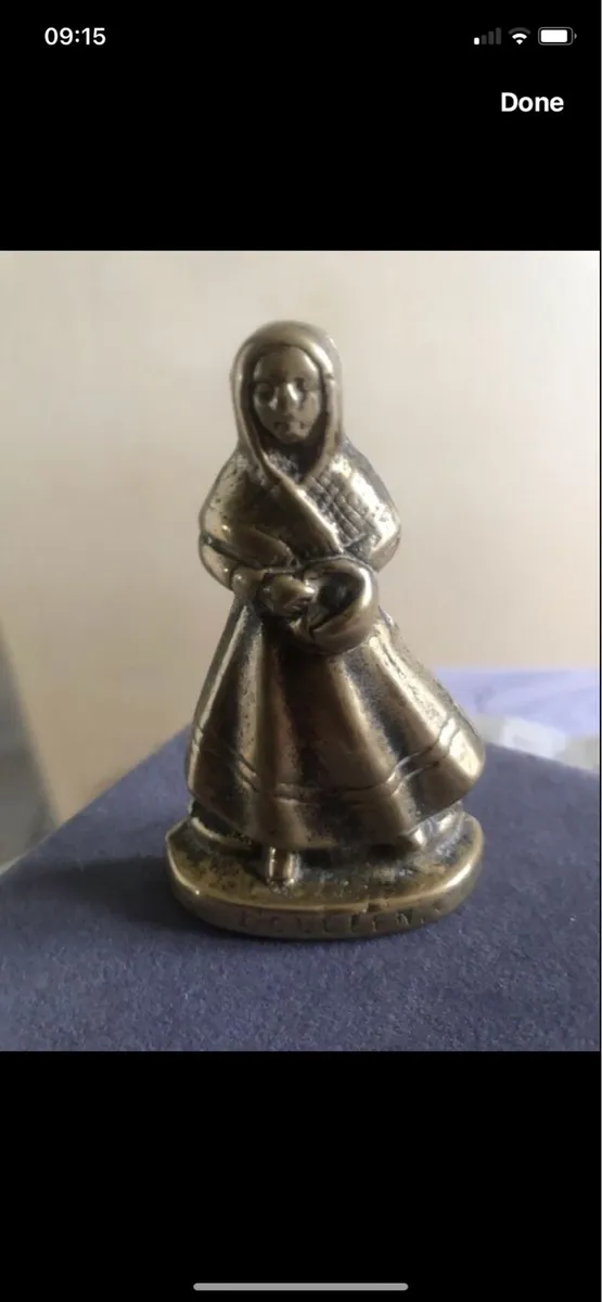 Vintage Brass Irish Colleen Display - Image 1