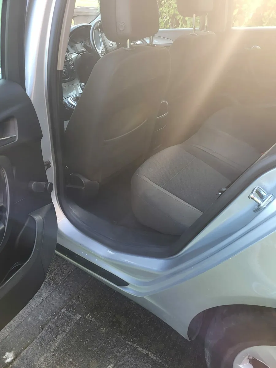 Opel Insignia 152 low mileage - Image 2