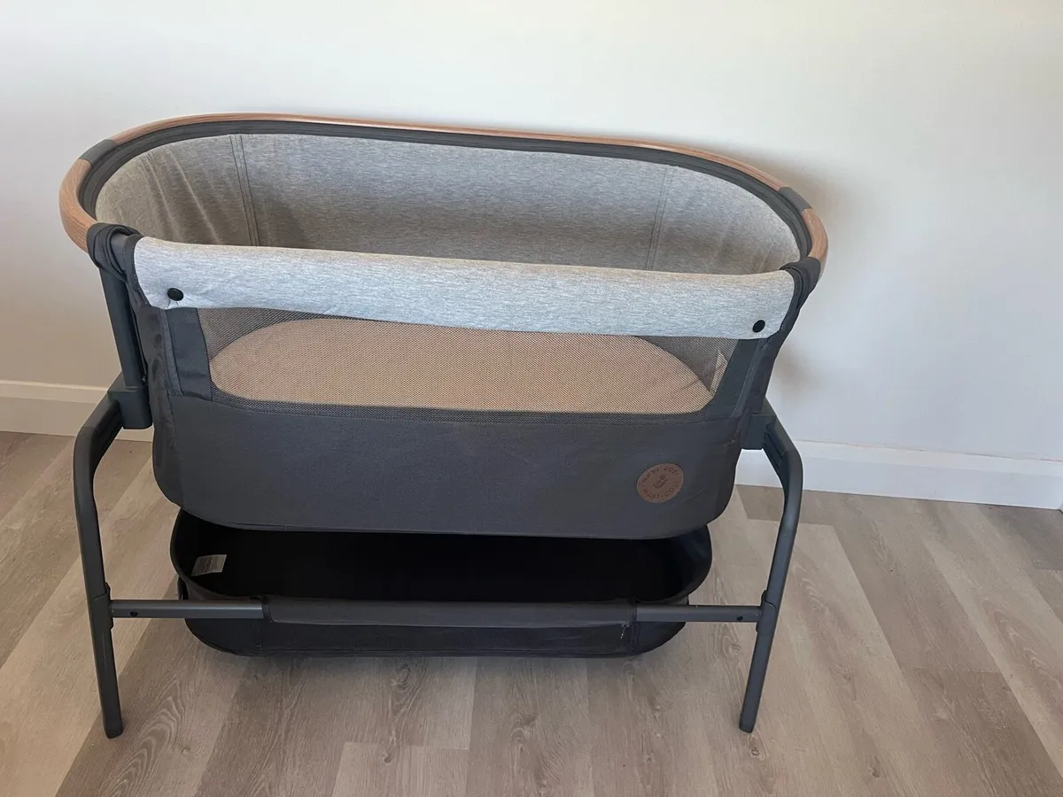 Maxi Cosi Iora Co-Sleeper - Image 1