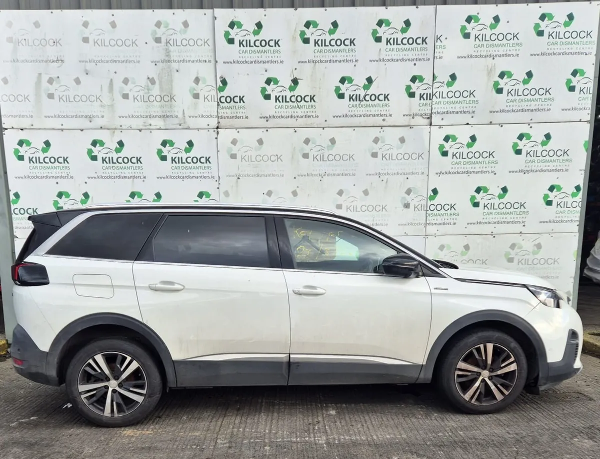 2018 PEUGEOT 5008