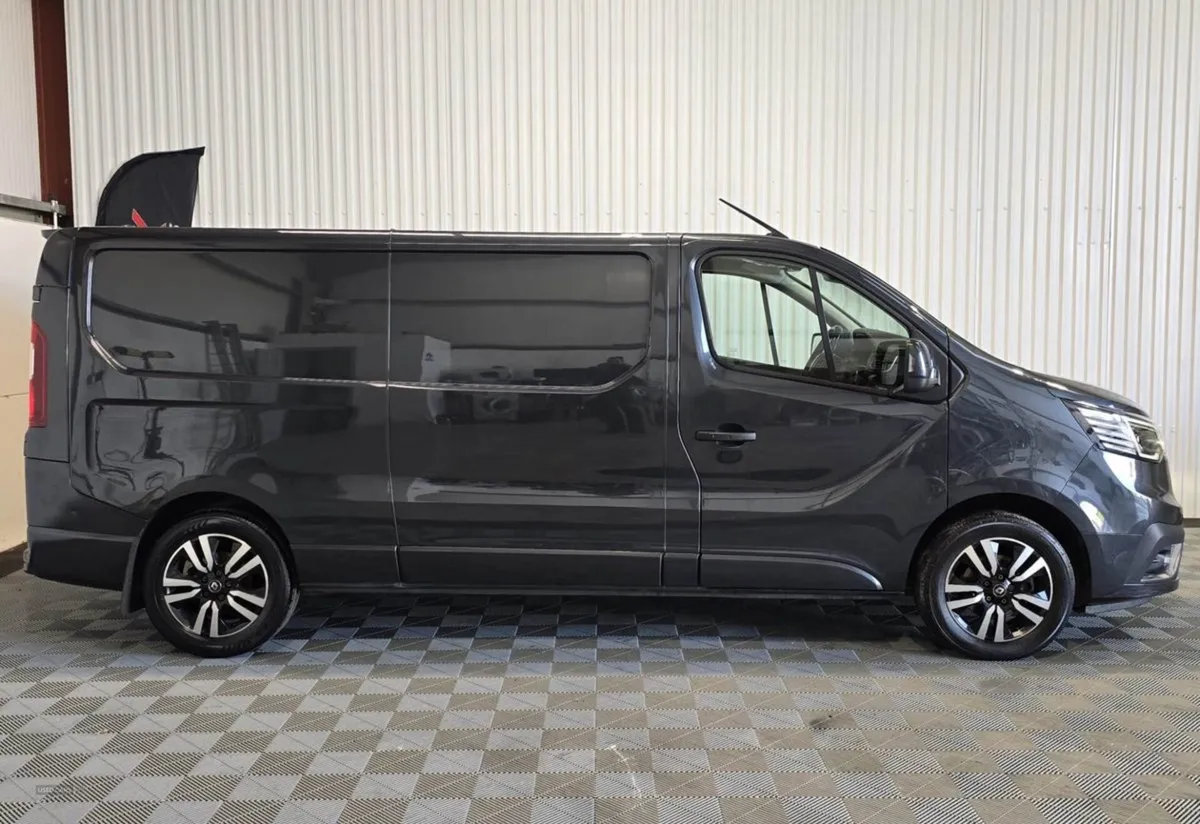 Renault Trafic LWB Diesel - Image 4