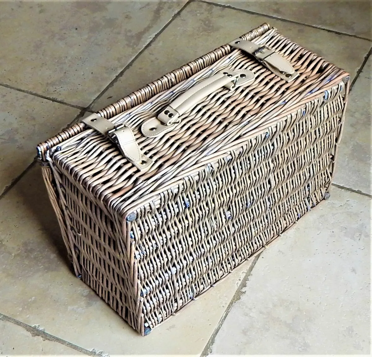 Wicker Hamper Basket - Image 1