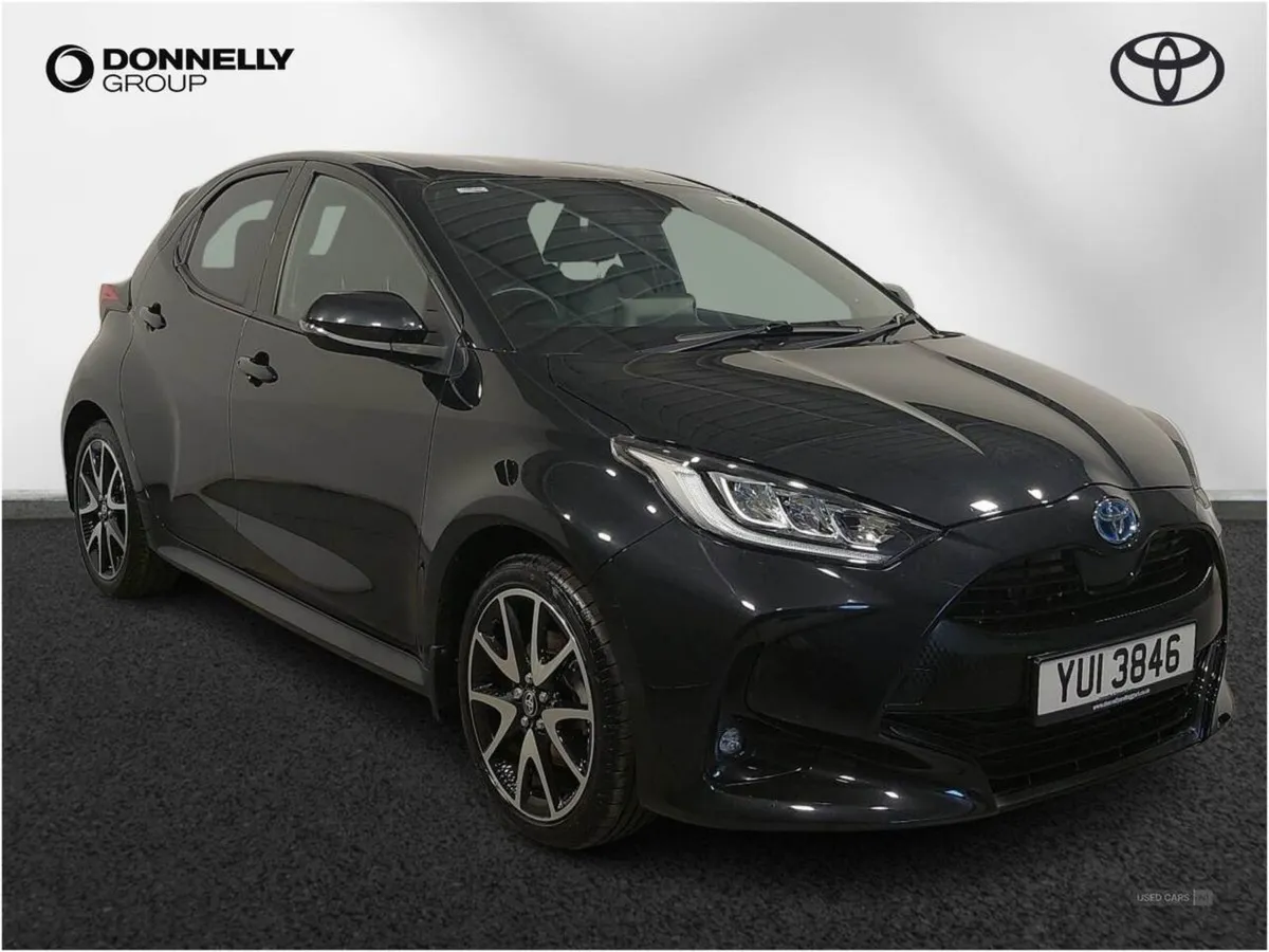 Toyota Yaris 1.5 Hybrid Dynamic 5dr CVT - Image 1