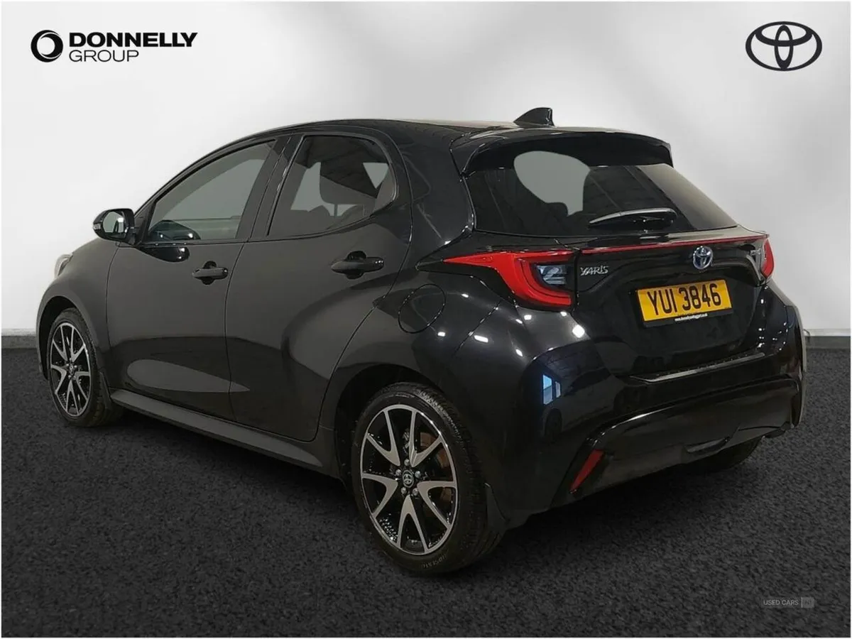 Toyota Yaris 1.5 Hybrid Dynamic 5dr CVT - Image 2