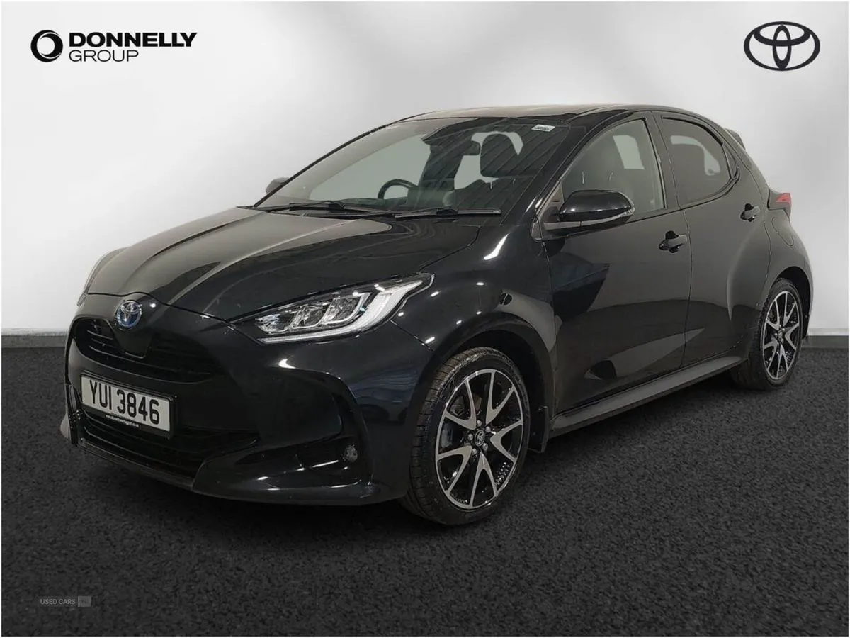 Toyota Yaris 1.5 Hybrid Dynamic 5dr CVT - Image 3