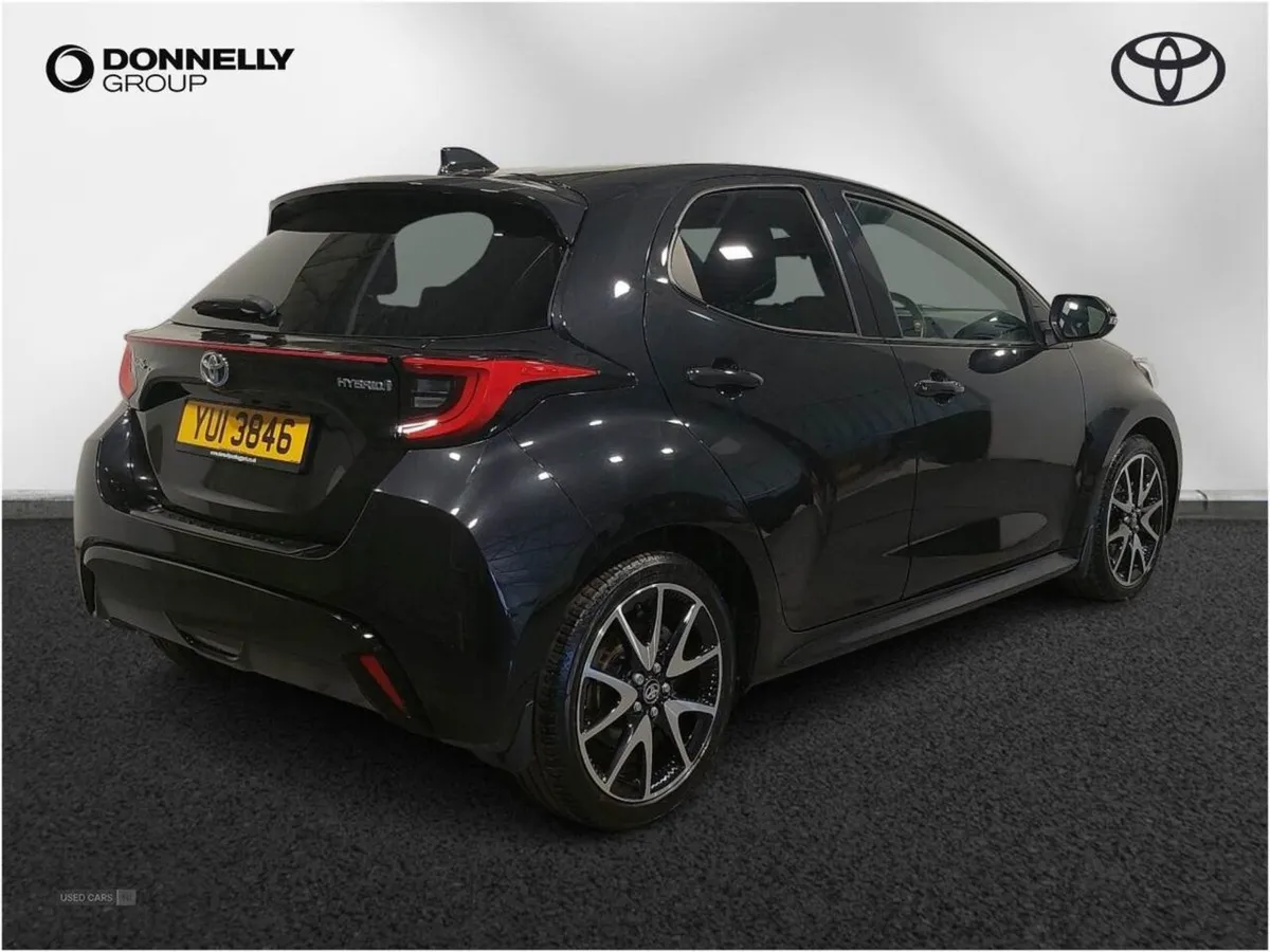 Toyota Yaris 1.5 Hybrid Dynamic 5dr CVT - Image 4