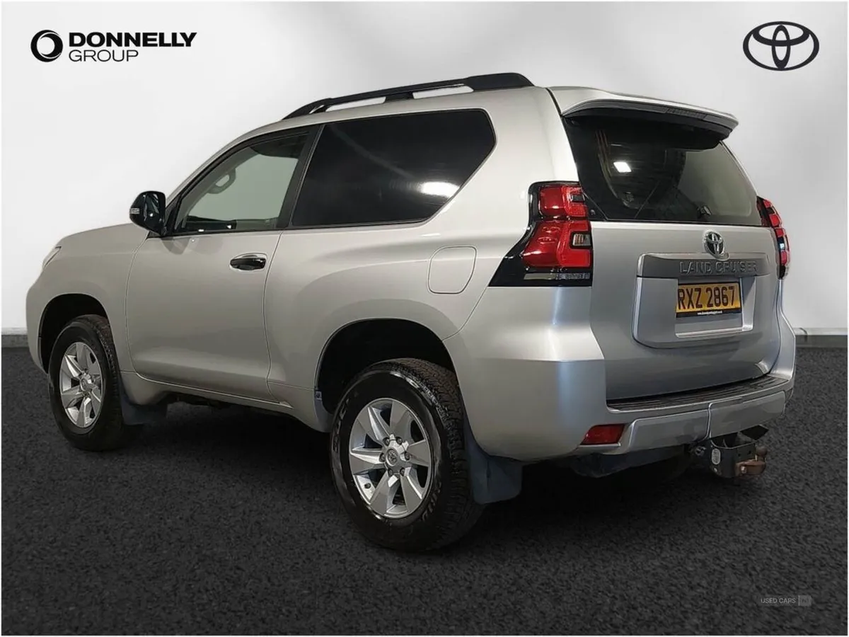 Toyota Landcruiser 2.8d 204 Utility Commercial - Image 2