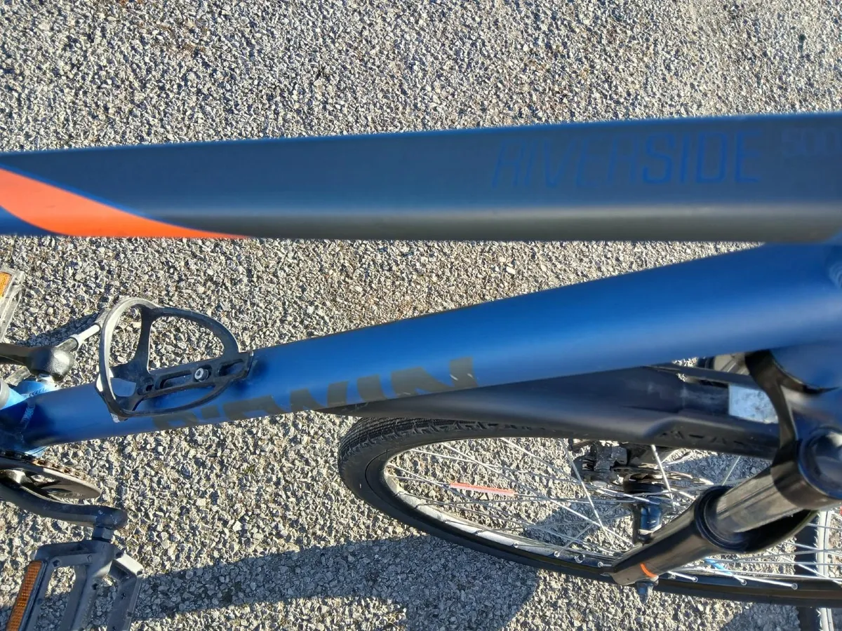 BTWIN Decathlon Riverside 500 Bike in Blue. 28" wh - Image 3