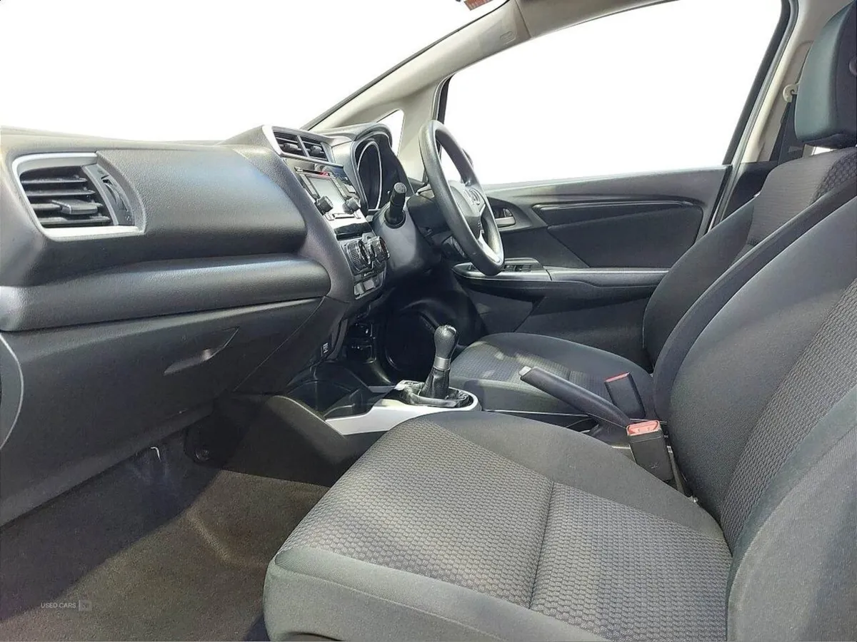 Honda Jazz 1.3 I-vtec S 5dr - Image 2
