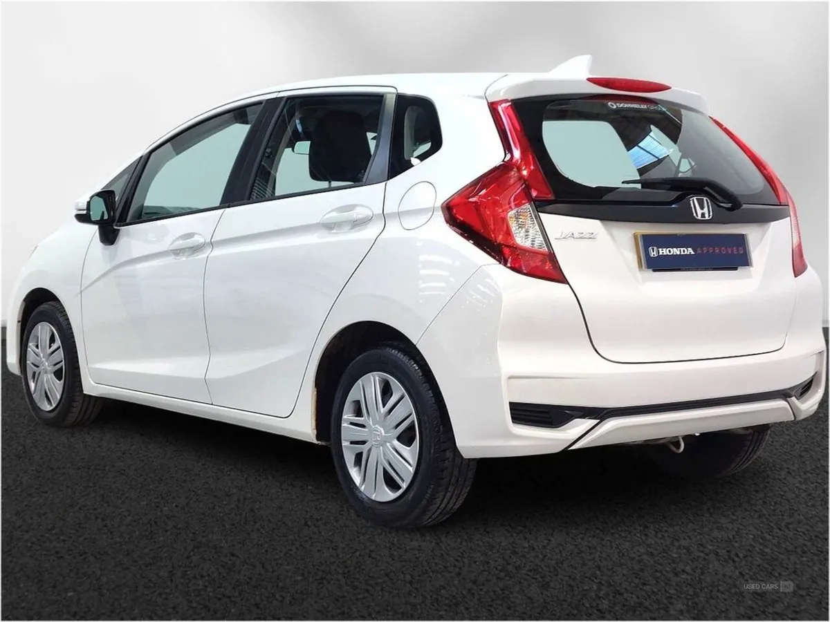 Honda Jazz 1.3 I-vtec S 5dr - Image 3
